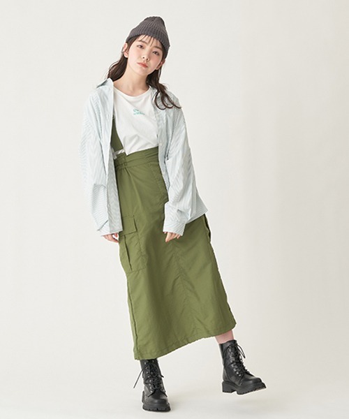 LOVETOXIC（ラブトキシック）の「サスペンダーつきカーゴロングスカート（スカート・キッズ・カーキ/ブラック・L/S/M）」の7枚目の写真