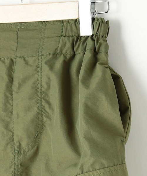 LOVETOXIC（ラブトキシック）の「サスペンダーつきカーゴロングスカート（スカート・キッズ・カーキ/ブラック・L/S/M）」の15枚目の写真