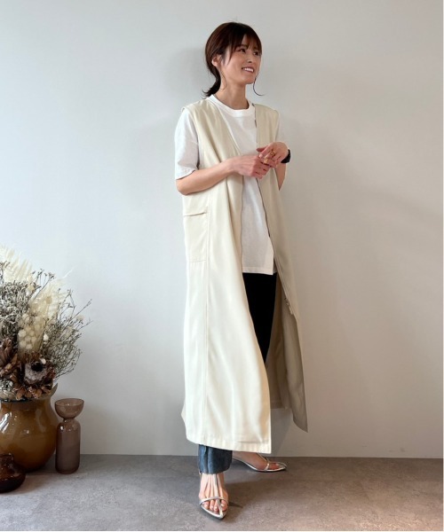 ECRIRE（エクリール）の「【yunコラボ】着こなし色々。2wayVネックジャンスカ（ジャンパースカート・レディース・ブラック/アイボリー/カーキ・M/L）」の13枚目の写真