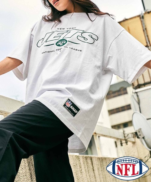 ANAP(アナップ)の「NFL×ANAPオーバーサイズTシャツ【ユニセックス】(Tシャツ/カットソー・レディース・ブラック/オフホワイト/モスグリーン・FREE)」の2枚目の写真