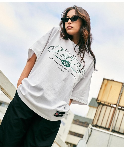ANAP(アナップ)の「NFL×ANAPオーバーサイズTシャツ【ユニセックス】(Tシャツ/カットソー・レディース・ブラック/オフホワイト/モスグリーン・FREE)」の11枚目の写真