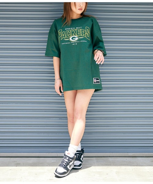 ANAP(アナップ)の「NFL×ANAPオーバーサイズTシャツ【ユニセックス】(Tシャツ/カットソー・レディース・ブラック/オフホワイト/モスグリーン・FREE)」の5枚目の写真