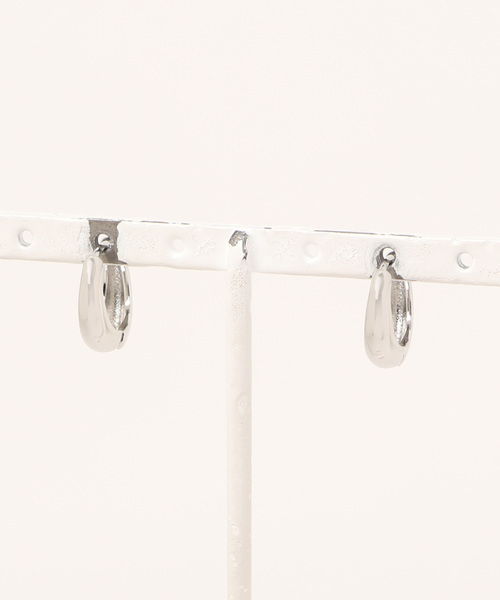 VitaFelice（ヴィータフェリーチェ）の「小ぶり オーバル フープピアス（ピアス（両耳用）・レディース・ゴールド/シルバー・FREE）」の9枚目の写真