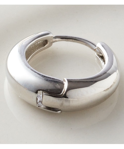 VitaFelice（ヴィータフェリーチェ）の「小ぶり オーバル フープピアス（ピアス（両耳用）・レディース・ゴールド/シルバー・FREE）」の13枚目の写真