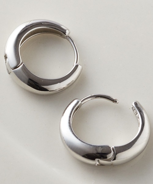 VitaFelice（ヴィータフェリーチェ）の「小ぶり オーバル フープピアス（ピアス（両耳用）・レディース・ゴールド/シルバー・FREE）」の11枚目の写真