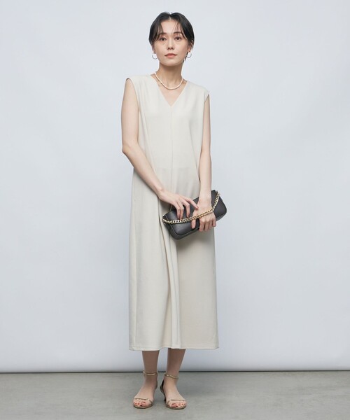 NOLLEY’S Sophi（ノーリーズソフィ）の「カットジョーゼットノースリワンピース（ワンピース・レディース・ネイビー/ベージュ・36/38）」の11枚目の写真