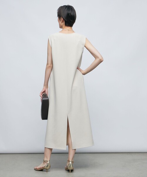 NOLLEY’S Sophi（ノーリーズソフィ）の「カットジョーゼットノースリワンピース（ワンピース・レディース・ネイビー/ベージュ・36/38）」の8枚目の写真