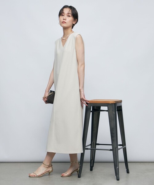 NOLLEY’S Sophi（ノーリーズソフィ）の「カットジョーゼットノースリワンピース（ワンピース・レディース・ネイビー/ベージュ・36/38）」の15枚目の写真