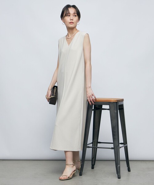 NOLLEY’S Sophi（ノーリーズソフィ）の「カットジョーゼットノースリワンピース（ワンピース・レディース・ネイビー/ベージュ・36/38）」の5枚目の写真