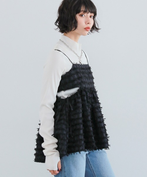 PAGEBOY（ページボーイ）の「フェザーペプラムキャミ（ベスト・レディース・オフホワイト/ブラック・FREE）」の8枚目の写真