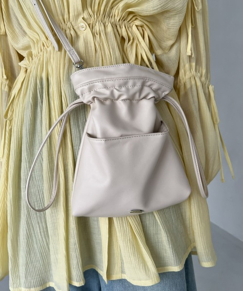 Olu.（オルドット）の「ドローストリングバッグ（ショルダーバッグ・レディース・カーキ/アイボリー/ブラック・FREE）」の13枚目の写真