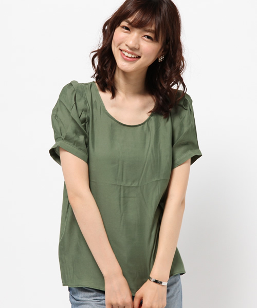 DISCOAT（ディスコート）の「【Discoat】肩タックブラウス（シャツ/ブラウス・レディース・オフホワイト/コバルトブルー/カーキ・LARGE/MEDIUM）」の2枚目の写真