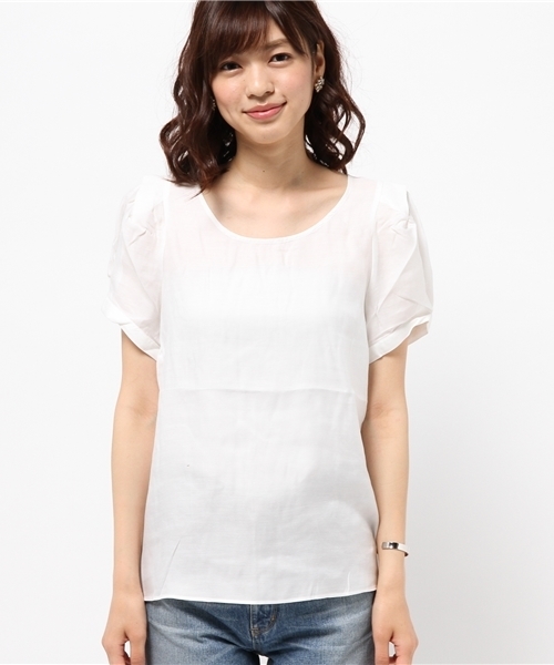 DISCOAT（ディスコート）の「【Discoat】肩タックブラウス（シャツ/ブラウス・レディース・オフホワイト/コバルトブルー/カーキ・LARGE/MEDIUM）」の4枚目の写真