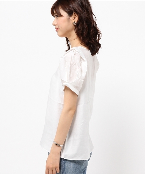 DISCOAT（ディスコート）の「【Discoat】肩タックブラウス（シャツ/ブラウス・レディース・オフホワイト/コバルトブルー/カーキ・LARGE/MEDIUM）」の5枚目の写真