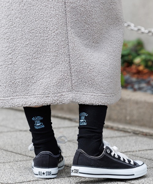 mili an deni（ミリアンデニ）の「リブクルー丈刺繍ソックス（ソックス/靴下・レディース・ブラック/ピンク/ネイビー/グリーン/オレンジ/ホワイト・F）」の8枚目の写真