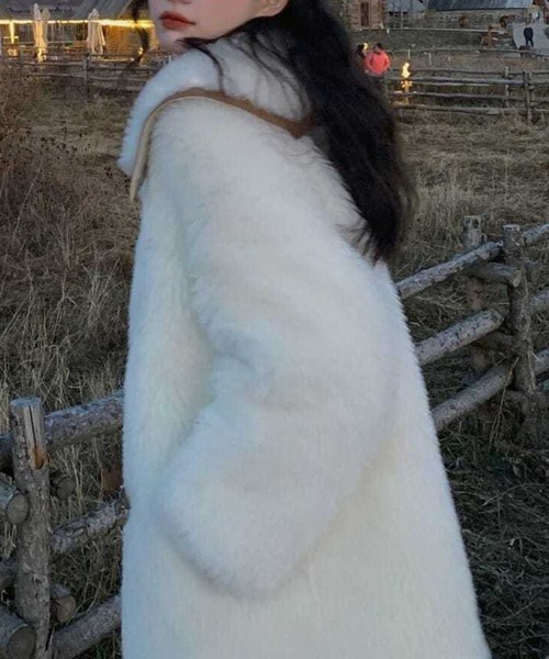 Nia（ニア）の「Nia(ニア)/ボリュームフェイクファーコート（その他