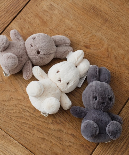 Miffy（ ミッフィー）の「【BON TON TOYS】 Miffy Cozy 23cm in Giftbox（フィギュア・レディース・グレー/アイボリー/ベージュ・フリー）」の5枚目の写真