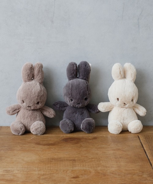 Miffy（ ミッフィー）の「【BON TON TOYS】 Miffy Cozy 23cm in Giftbox（フィギュア・レディース・グレー/アイボリー/ベージュ・フリー）」の6枚目の写真