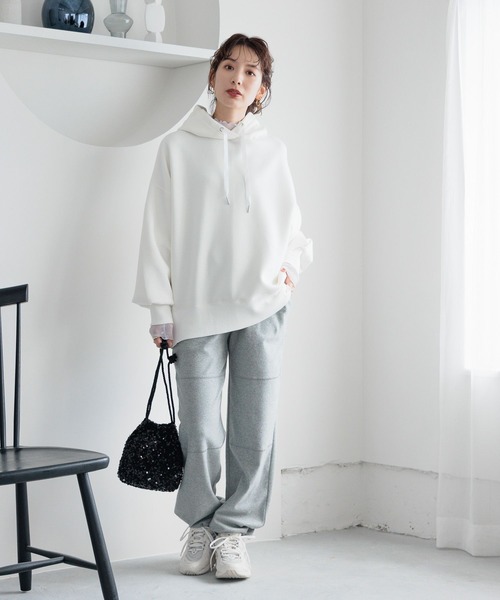 LEPSIM(レプシィム)の「ダンボールフーディー 987202(パーカー・レディース・グリーン/ネイビー/オフホワイト/イエロー/ライトグレー・FREE)」の14枚目の写真