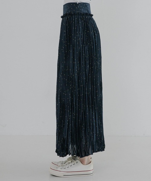 URBAN RESEARCH(アーバンリサーチ)の「グリッタードットプリントスカート(スカート・レディース・ブラック/ネイビー・38/36)」の19枚目の写真