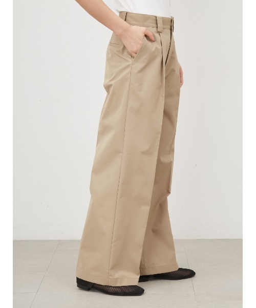 Mila Owen（ミラオーウェン）の「太ベルトルーズフィットチノパンツ（チノパンツ・レディース・ネイビー/ベージュ/ホワイト・1/0）」の7枚目の写真