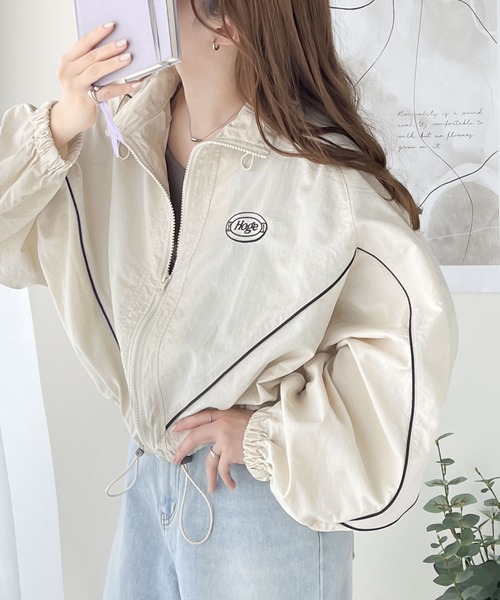 Java（ジャバ）の「《Javaジャバコラボ》甘カジュアルを格上げ。配色パイピングナイロンジャケット（ナイロンジャケット・レディース・ライトグレー/アイボリー/ブラック・X-LARGE/LARGE/MEDIUM/SMALL）」の11枚目の写真