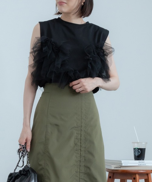 HEILIS(ヘイリス)の「3wayチュールデザインカットソー / チュールトップス ノースリーブ タンクトップ カットソー フリル オフィスカジュアル(Tシャツ/カットソー・レディース・オフホワイト/ブラック・FREE)」の7枚目の写真