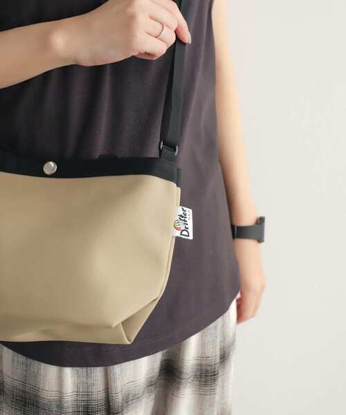 Drifter（ドリフター）の「『別注』DRIFTER×DOORS　ショルダーバッグ（ショルダーバッグ・レディース・ベージュ/ブラック/グレー・FREE）」の5枚目の写真