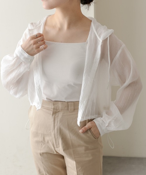 ear PAPILLONNER(イアパピヨネ)の「《日よけ・冷房対策》シアーパーカー【SUM1 STYLE】(パーカー・レディース・ブラック/ホワイト・FREE)」の2枚目の写真