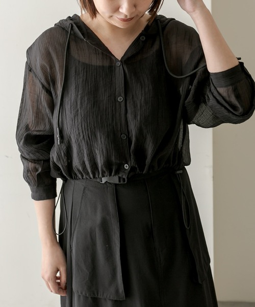 ear PAPILLONNER(イアパピヨネ)の「《日よけ・冷房対策》シアーパーカー【SUM1 STYLE】(パーカー・レディース・ブラック/ホワイト・FREE)」の8枚目の写真