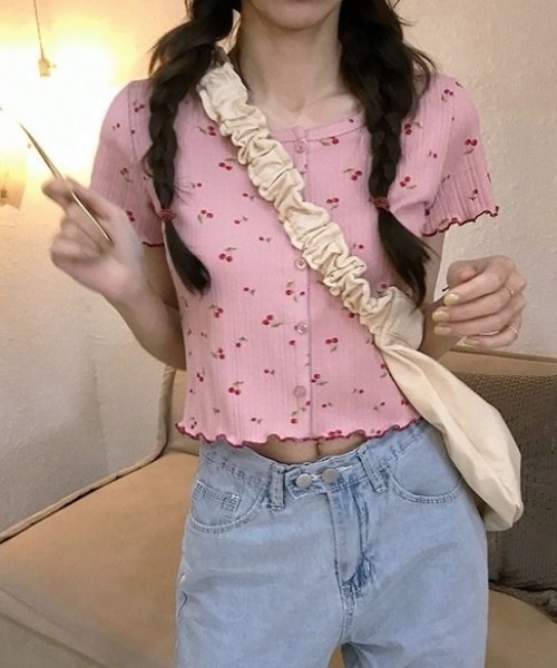 Achic(アシック)の「チェリークロップ半袖ニットトップス(ニット/セーター・レディース・ホワイト/ピンク/グレー・M)」の17枚目の写真