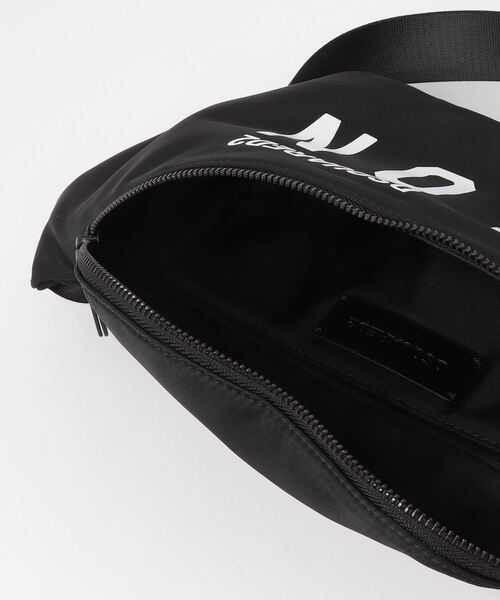 DSQUARED2（ディースクエアード）の「BE ICON BELT BAG /0232（ボディ