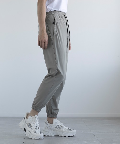 aimoha(アイモハ)の「aimoha men MONO LUXE PALETTE URBAN SLEEK JOGGERS(スウェットパンツ・メンズ・ブラック/ダークグレー/ライトグレー・29inch/30inch/31inch/32inch)」の16枚目の写真