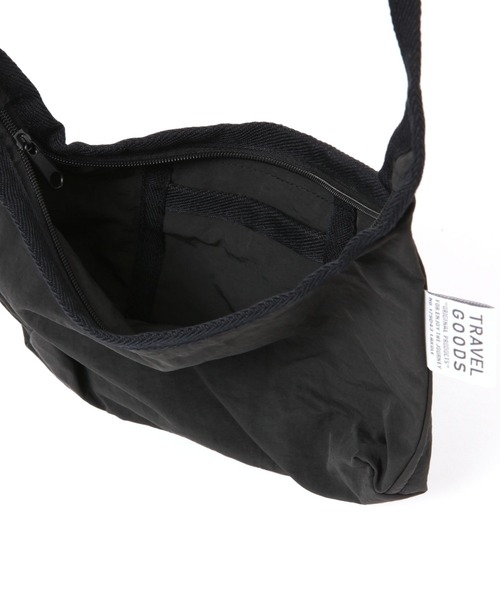 LAKOLE（ラコレ）の「ライトサコッシュ / 117052（ショルダーバッグ・レディース・ブラック/ベージュ・FREE）」の6枚目の写真