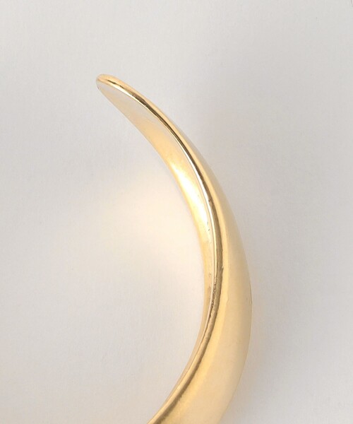 green label relaxing（グリーンレーベルリラクシング）の「ニュアンスカーブ メタルバングル（バングル/リストバンド・レディース・シルバー/ゴールド・FREE）」の7枚目の写真