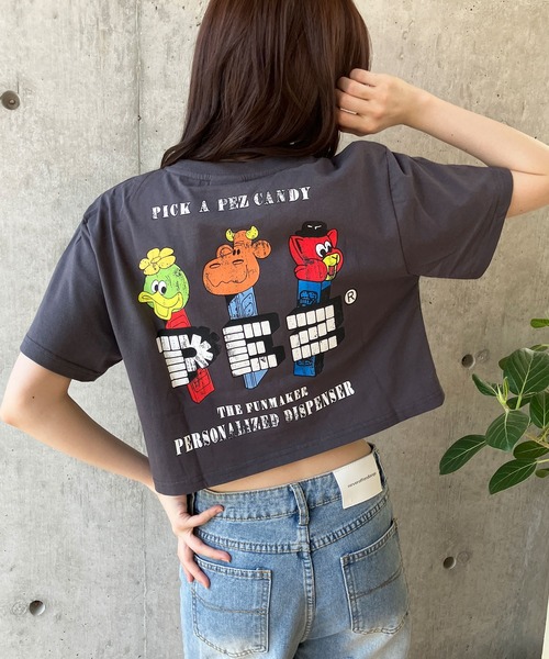 GLAMOROUS JANE（グラマラスジェーン）の「PEZバックプリントショート丈Tシャツ（Tシャツ/カットソー・レディース・チャコールグレー/オフホワイト/ブラック・FREE）」の3枚目の写真