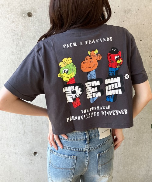 GLAMOROUS JANE（グラマラスジェーン）の「PEZバックプリントショート丈Tシャツ（Tシャツ/カットソー・レディース・チャコールグレー/オフホワイト/ブラック・FREE）」の5枚目の写真