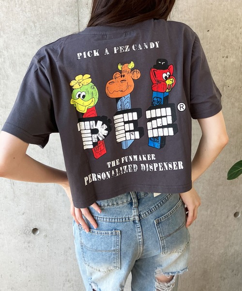 GLAMOROUS JANE（グラマラスジェーン）の「PEZバックプリントショート丈Tシャツ（Tシャツ/カットソー・レディース・チャコールグレー/オフホワイト/ブラック・FREE）」の6枚目の写真