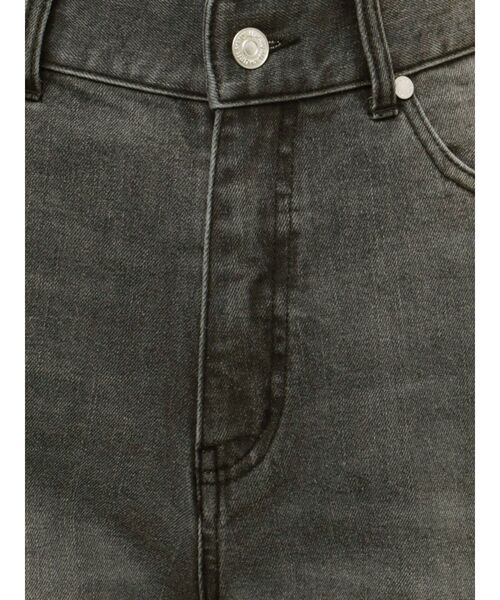 MURUA（ムルーア）の「ターンアップカットオフデニム（デニムパンツ・レディース・ブルー/グレー/インディゴブルー・1/2）」の14枚目の写真