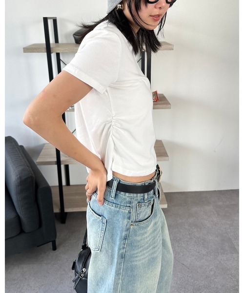 HANNE(アン)の「サイドギャザーTEE(Tシャツ/カットソー・レディース・ホワイト/ブラック・FREE)」の3枚目の写真
