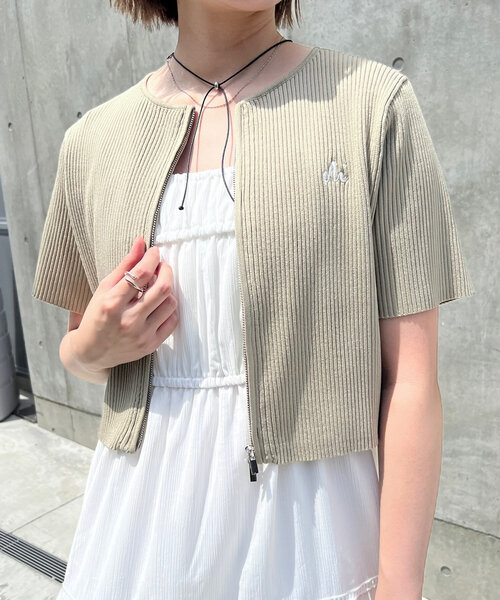 mline（エムライン）の「[mline]刺繍WZIPカーディガン（カーディガン/ボレロ・レディース・ブラック/レッド/ベージュ/ブルー/アイボリー・FREE）」の3枚目の写真