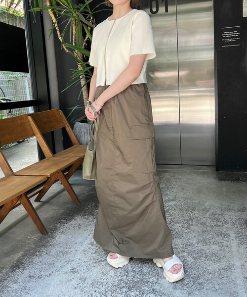 mline（エムライン）の「[mline]刺繍WZIPカーディガン（カーディガン/ボレロ・レディース・ブラック/レッド/ベージュ/ブルー/アイボリー・FREE）」の11枚目の写真