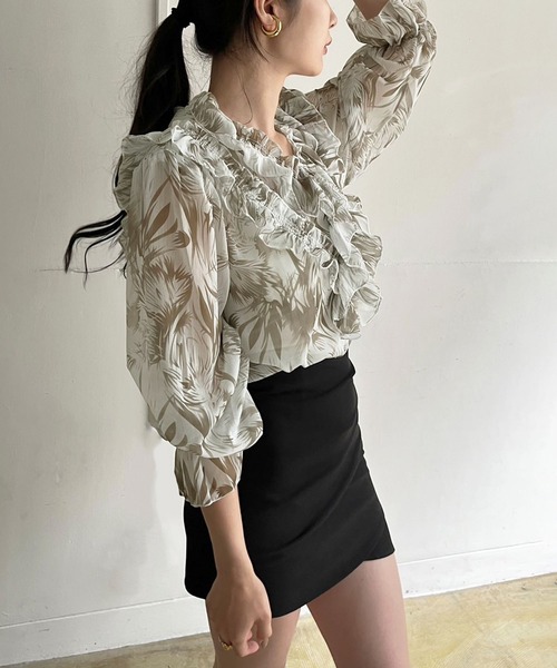 Jewelobe(ジュエローブ)の「パワーショルダーフリルシアートップス(シャツ/ブラウス・レディース・ブラック/ブルー/カーキ・FREE)」の14枚目の写真