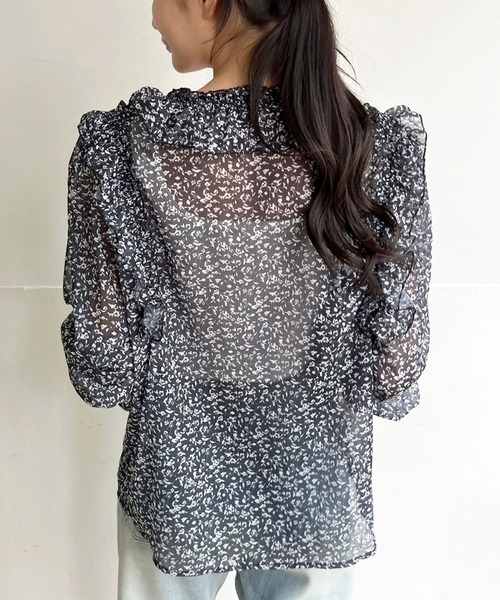 Jewelobe(ジュエローブ)の「パワーショルダーフリルシアートップス(シャツ/ブラウス・レディース・ブラック/ブルー/カーキ・FREE)」の19枚目の写真