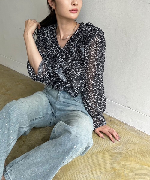 Jewelobe(ジュエローブ)の「パワーショルダーフリルシアートップス(シャツ/ブラウス・レディース・ブラック/ブルー/カーキ・FREE)」の21枚目の写真