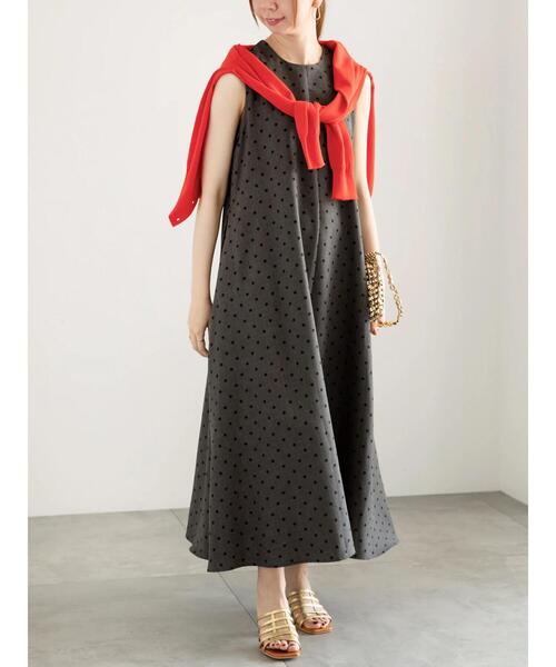 Te chichi(テチチ)の「ドットノースリーブワンピース(ワンピース・レディース・ベージュ/チャコールグレー・F)」の3枚目の写真