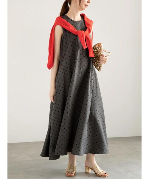 Te chichi(テチチ)の「ドットノースリーブワンピース(ワンピース・レディース・ベージュ/チャコールグレー・F)」の5枚目の写真