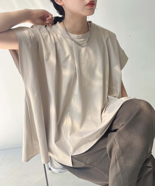 AS KNOW AS plus(アズノゥアズプラス)の「◎接触冷感 UVカット アシンメトリー フレンチスリーブタックプルオーバー(Tシャツ/カットソー・レディース・ブラック/サックスブルー/オレンジ/グレイッシュベージュ/ベージュ系/ブルー系/オレンジ系/ボルドー/ブルーグリーン・FREE)」の4枚目の写真