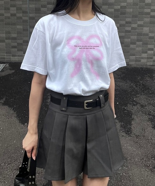 fiere(フィエール)の「ビッグリボンプリント半袖Tシャツ(Tシャツ/カットソー・レディース・ホワイト・L/M)」の1枚目の写真