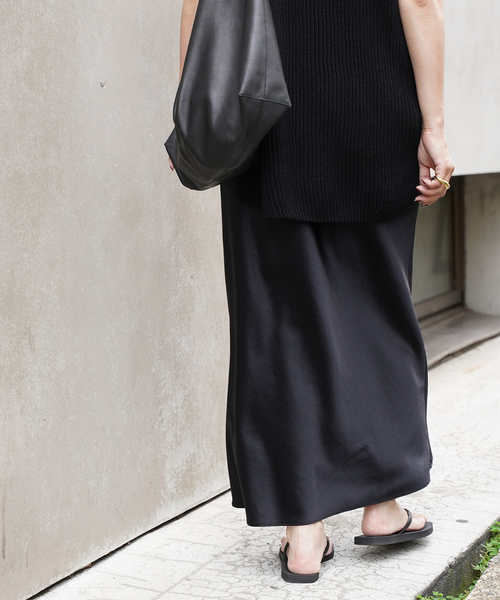 Deuxieme Classe(ドゥーズィエムクラス)の「Minimal Satin スカート(スカート・レディース・ブラック・FREE)」の3枚目の写真